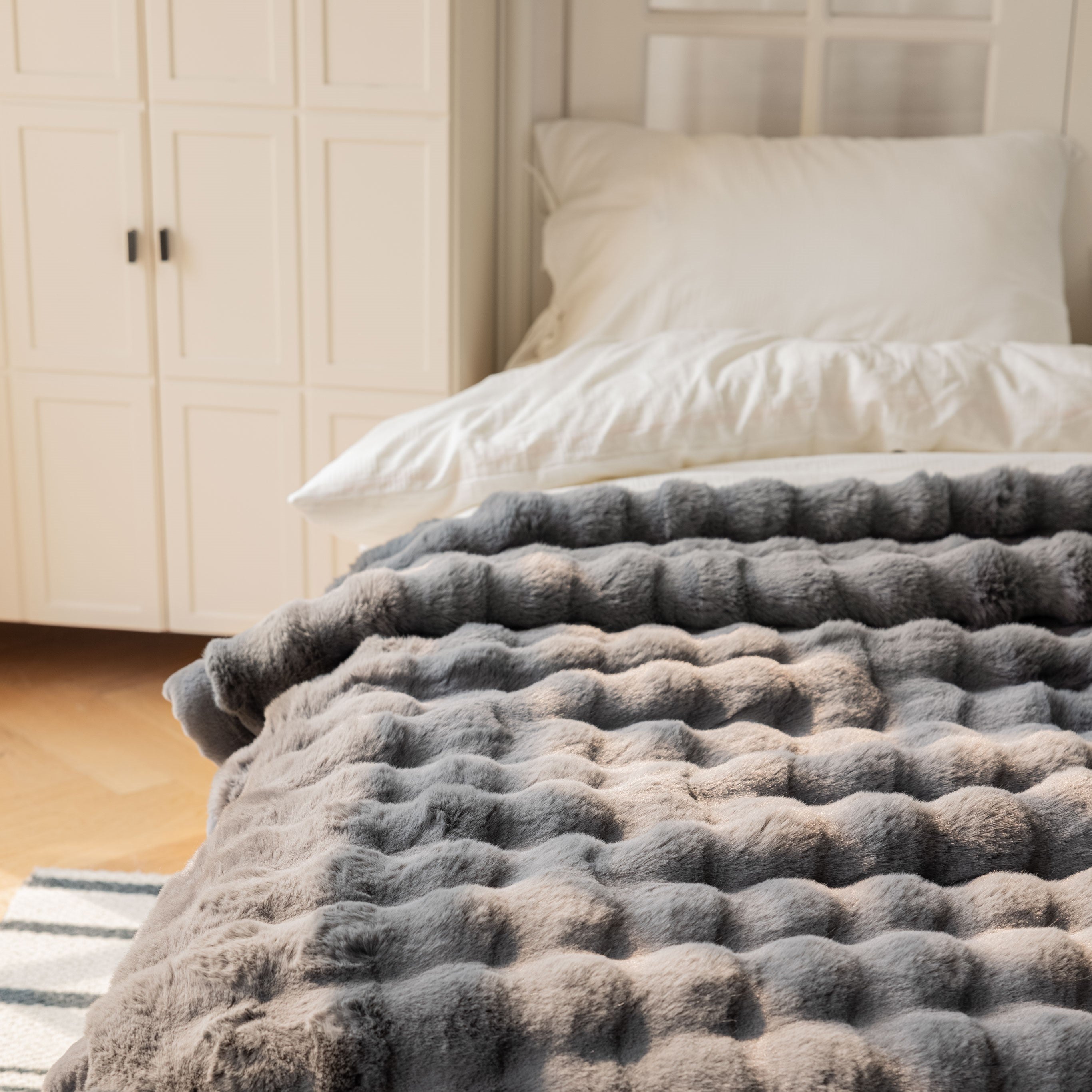 Real Fur Throw Full Skin Rabbit Fur Blanket Soft Bedspread King Size  6.7ftx6.3ft