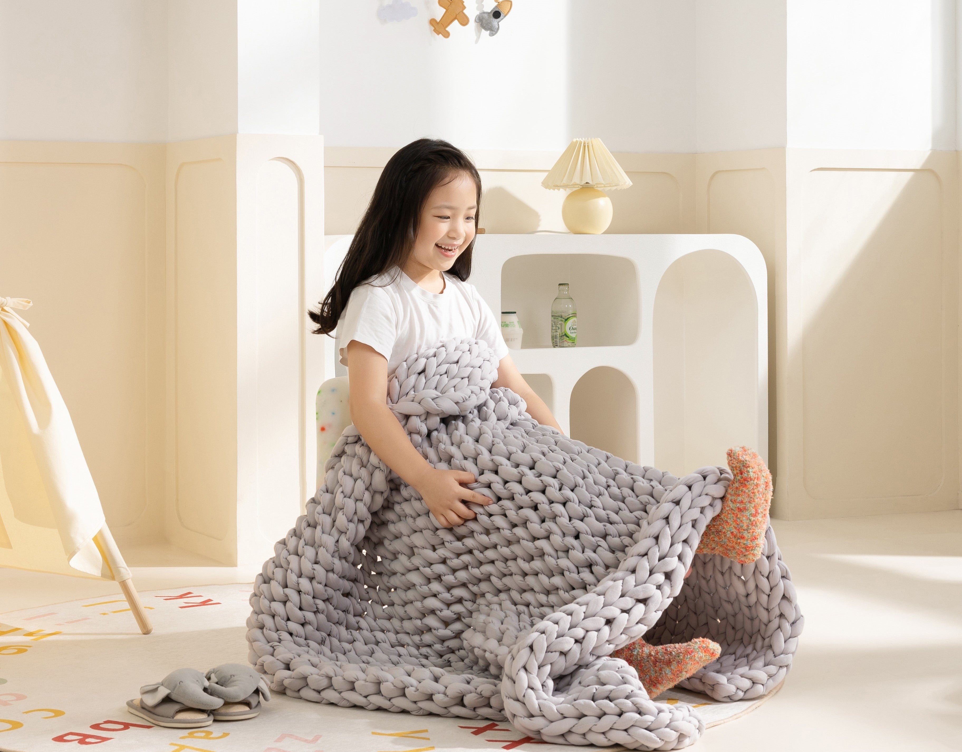 #color_silver moon_Knitted Weighted Blanket Kids