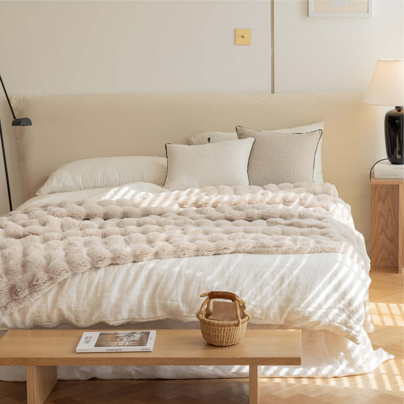 1. Defining the Core Characteristics of Rabbit Fur Throw Blankets