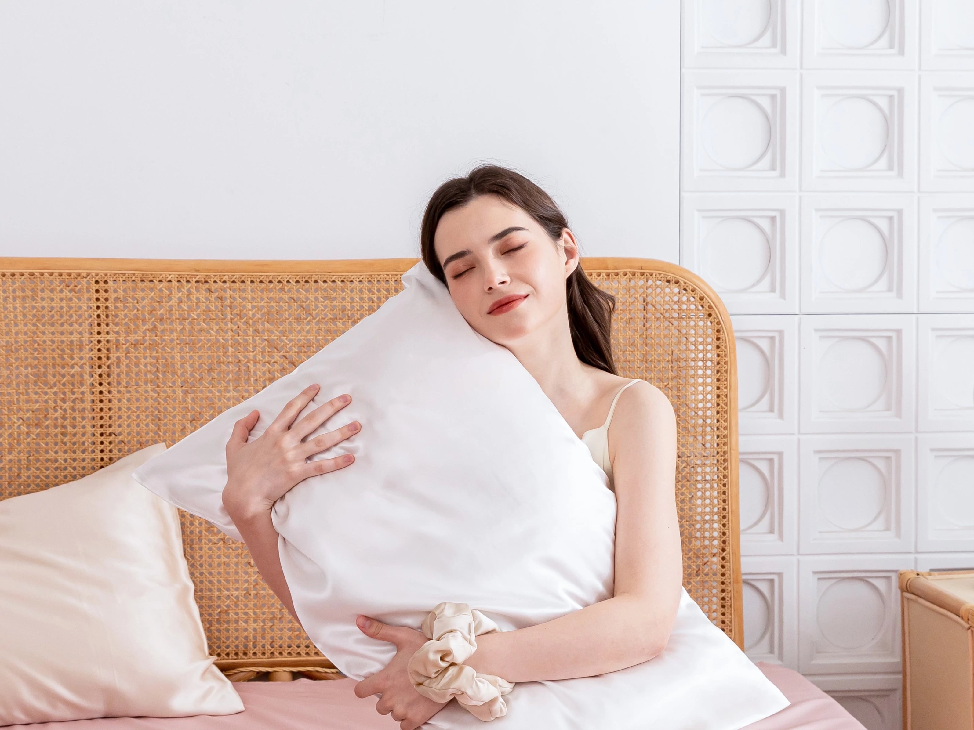 Recommended Product: Souverhome Mulberry Silk Pillowcase